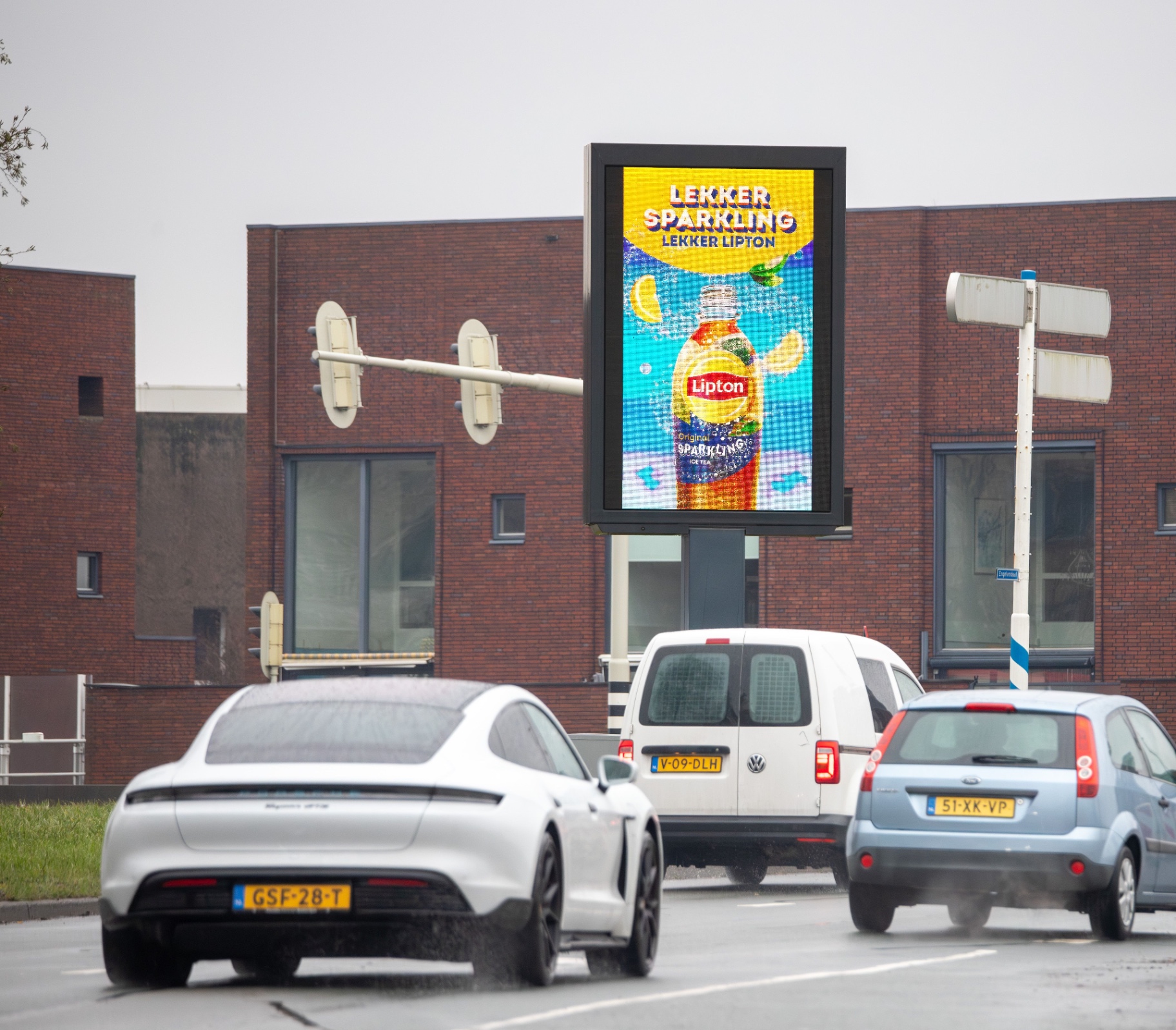 Lipton Ice Tea — City XXL Leiderdorp — Sparkling close-up